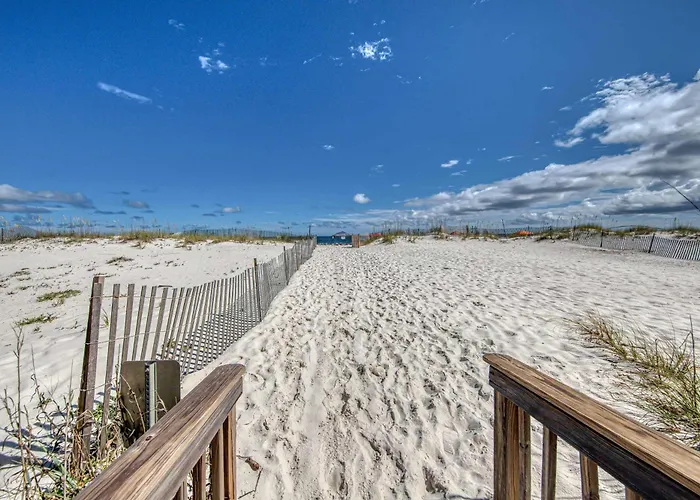 Beachfront With Gulf Views Outdoor Pool Large Wrap-around Balcony & W&d Holiday home